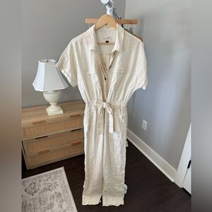 NEW Universal Thread Cream Short-Sleeve Button-Front Jumpsuit Size 6‎